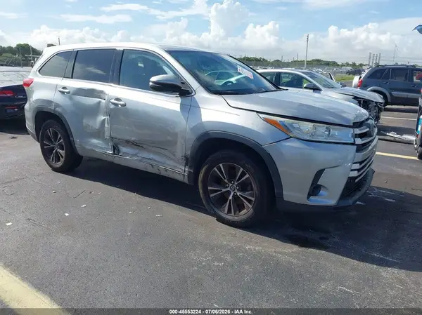 5TDZARFH6JS041687 2018 TOYOTA HIGHLANDER - Image 1