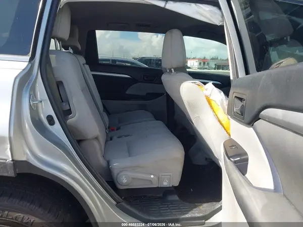 5TDZARFH6JS041687 2018 TOYOTA HIGHLANDER - Image 8