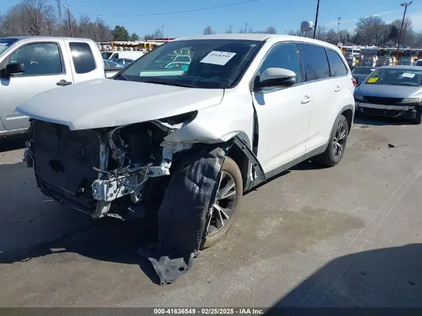 5TDZARFH6KS043408 2019 TOYOTA HIGHLANDER - Image 2