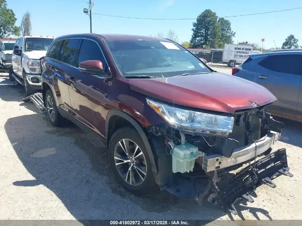 5TDZARFH6KS043814 2019 TOYOTA HIGHLANDER - Image 1