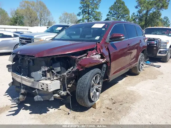 5TDZARFH6KS043814 2019 TOYOTA HIGHLANDER - Image 2