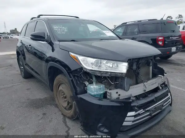5TDZARFH6KS046423 2019 TOYOTA HIGHLANDER - Image 1