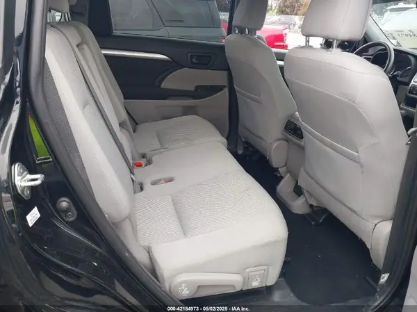 5TDZARFH6KS046423 2019 TOYOTA HIGHLANDER - Image 8