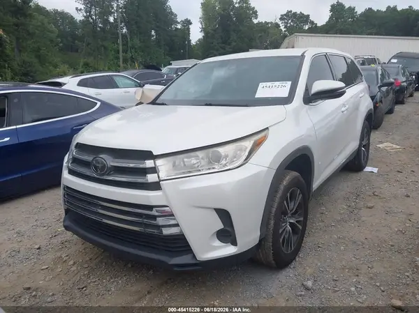 5TDZARFH6KS047037 2019 TOYOTA HIGHLANDER - Image 2