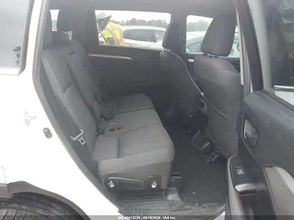 5TDZARFH6KS047037 2019 TOYOTA HIGHLANDER - Image 8
