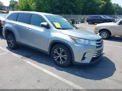 5TDZARFH6KS047099 2019 TOYOTA HIGHLANDER