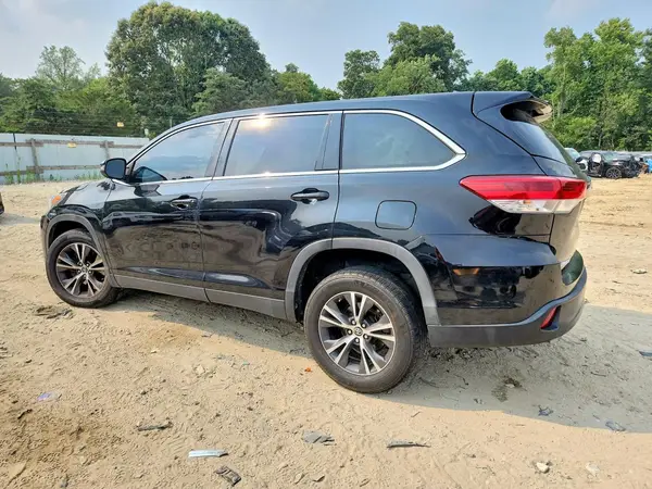 5TDZARFH6KS049418 2019 TOYOTA HIGHLANDER - Image 2