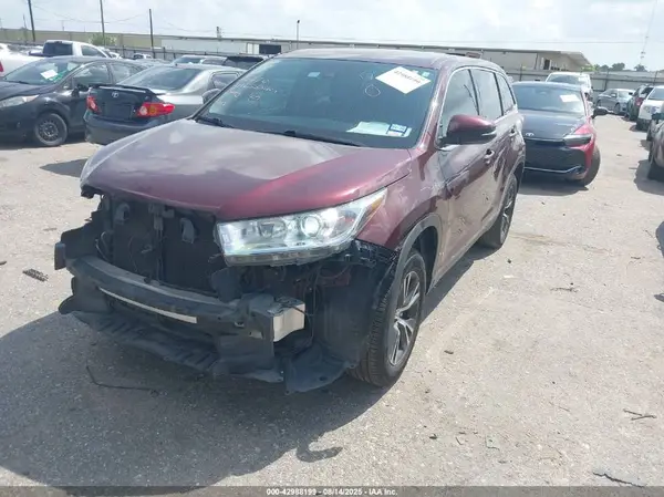 5TDZARFH6KS049726 2019 TOYOTA HIGHLANDER - Image 2