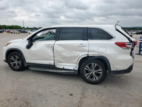 5TDZARFH6KS051881 2019 TOYOTA HIGHLANDER - Image 2