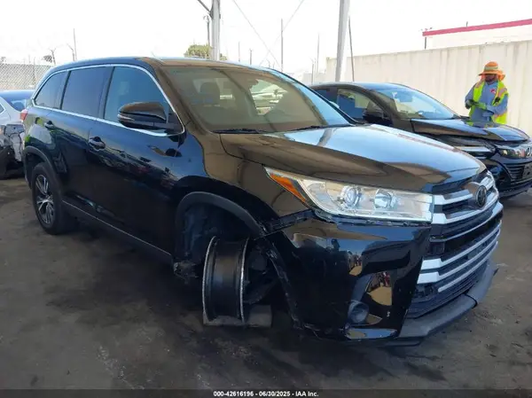 5TDZARFH6KS051914 2019 TOYOTA HIGHLANDER - Image 1