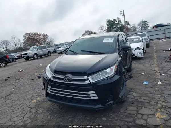 5TDZARFH6KS052786 2019 TOYOTA HIGHLANDER - Image 2