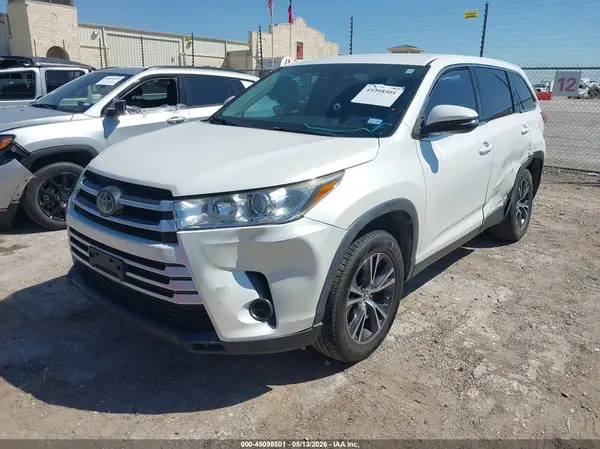 5TDZARFH6KS053081 2019 TOYOTA HIGHLANDER - Image 2