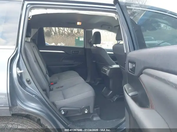 5TDZARFH6KS054098 2019 TOYOTA HIGHLANDER - Image 8