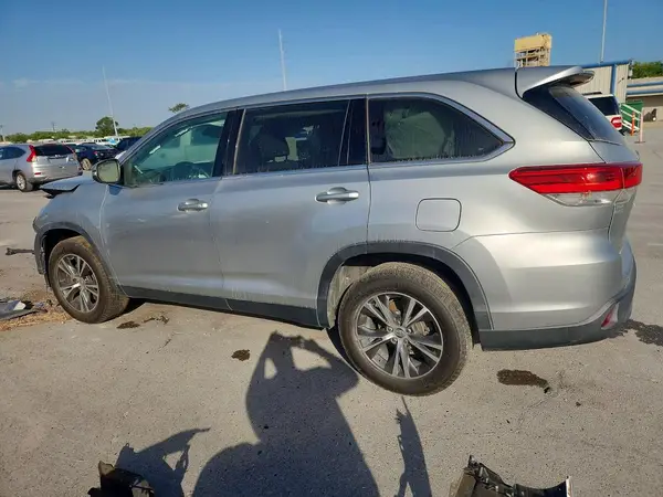 5TDZARFH6KS055462 2019 TOYOTA HIGHLANDER - Image 2