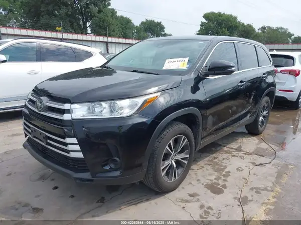 5TDZARFH6KS055901 2019 TOYOTA HIGHLANDER - Image 2