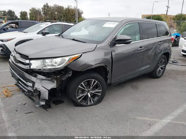 5TDZARFH6KS056594 2019 TOYOTA HIGHLANDER - Image 2