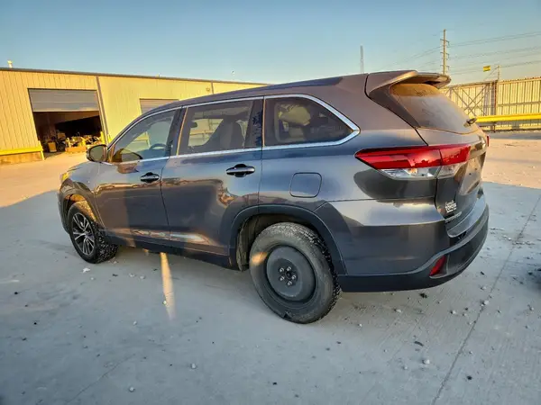 5TDZARFH6KS056689 2019 TOYOTA HIGHLANDER - Image 2