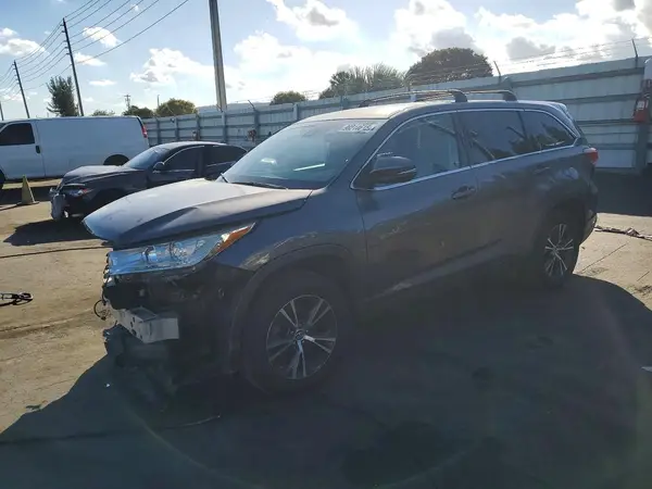 5TDZARFH6KS059933 2019 TOYOTA HIGHLANDER - Image 1