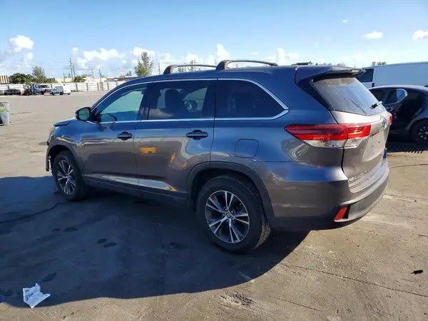 5TDZARFH6KS059933 2019 TOYOTA HIGHLANDER - Image 2