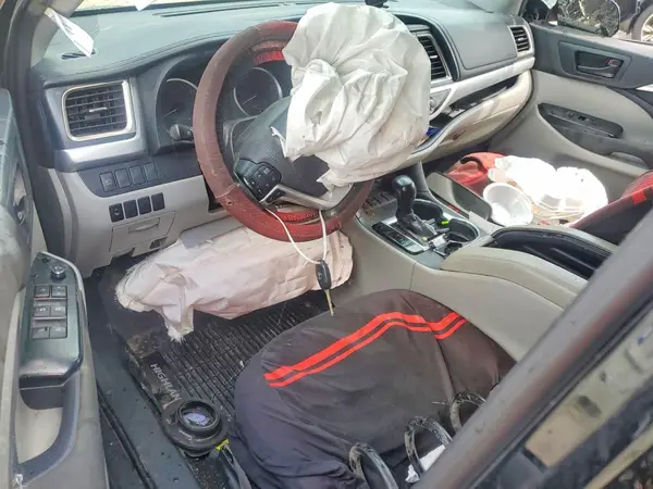5TDZARFH6KS060337 2019 TOYOTA HIGHLANDER - Image 8