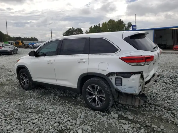 5TDZARFH6KS060936 2019 TOYOTA HIGHLANDER - Image 2