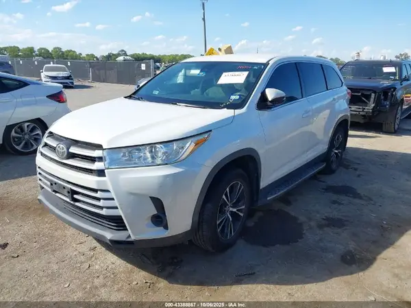 5TDZARFH6KS061441 2019 TOYOTA HIGHLANDER - Image 2