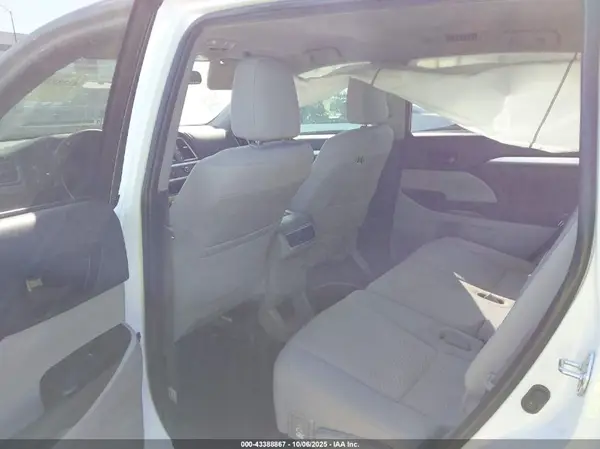 5TDZARFH6KS061441 2019 TOYOTA HIGHLANDER - Image 8