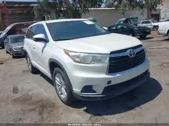 5TDZARFH7GS018427 2016 TOYOTA HIGHLANDER