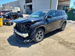 5TDZARFH7HS023807 2017 TOYOTA HIGHLANDER
