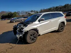 5TDZARFH7HS025136 2017 TOYOTA HIGHLANDER