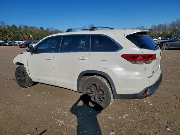 5TDZARFH7HS025136 2017 TOYOTA HIGHLANDER - Image 2