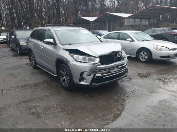 5TDZARFH7HS025377 2017 TOYOTA HIGHLANDER - Image 1