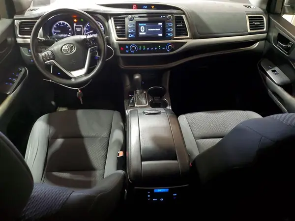 5TDZARFH7HS027422 2017 TOYOTA HIGHLANDER - Image 8