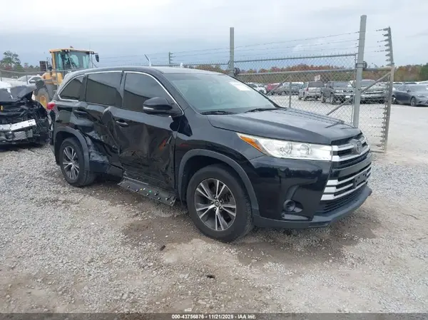 5TDZARFH7HS032183 2017 TOYOTA HIGHLANDER - Image 1