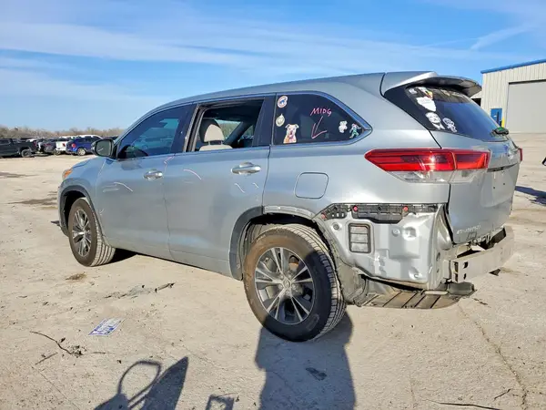 5TDZARFH7HS032460 2017 TOYOTA HIGHLANDER - Image 2