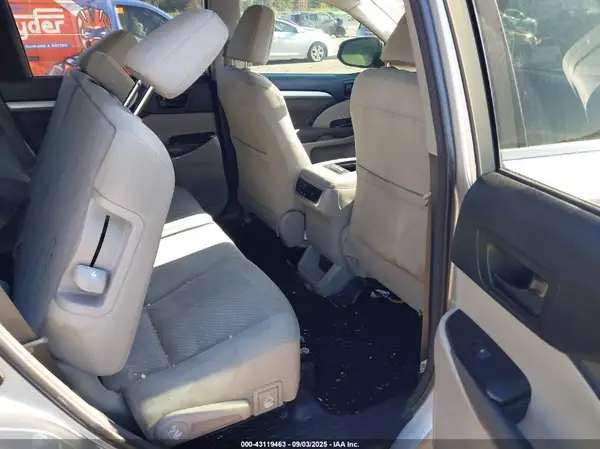 5TDZARFH7JS034084 2018 TOYOTA HIGHLANDER - Image 8