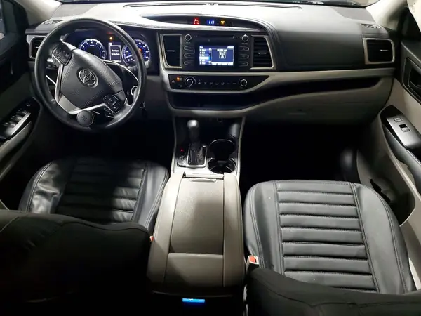 5TDZARFH7JS038734 2018 TOYOTA HIGHLANDER - Image 8