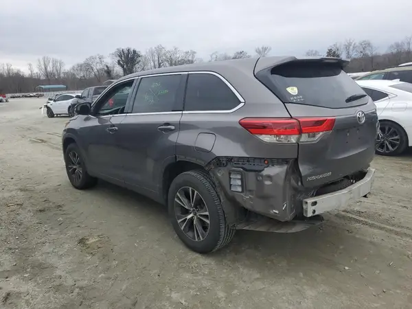5TDZARFH7JS039091 2018 TOYOTA HIGHLANDER - Image 2
