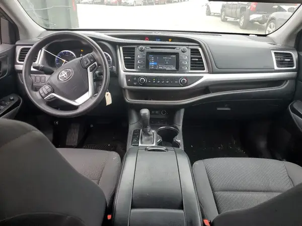 5TDZARFH7JS039091 2018 TOYOTA HIGHLANDER - Image 8
