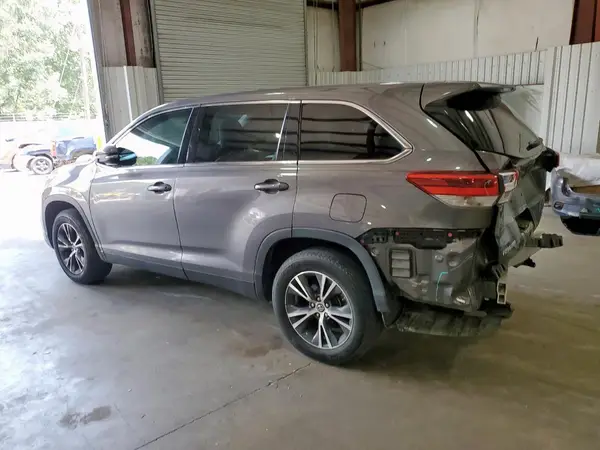 5TDZARFH7KS043062 2019 TOYOTA HIGHLANDER - Image 2