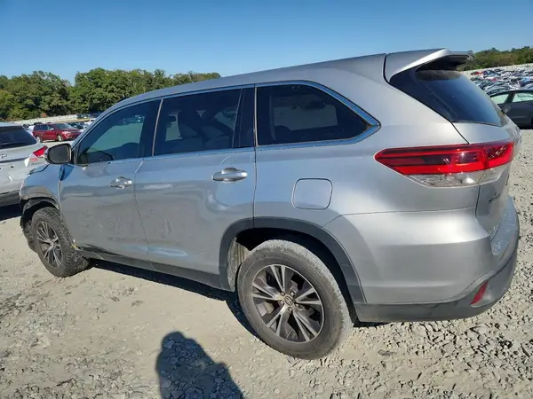 5TDZARFH7KS043935 2019 TOYOTA HIGHLANDER - Image 2