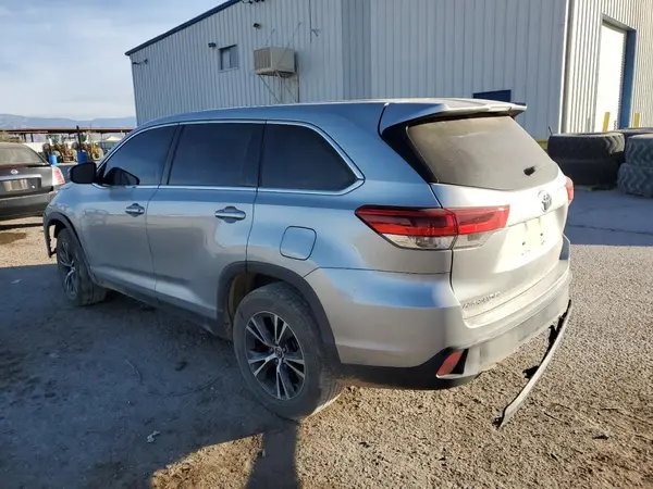 5TDZARFH7KS045121 2019 TOYOTA HIGHLANDER - Image 2