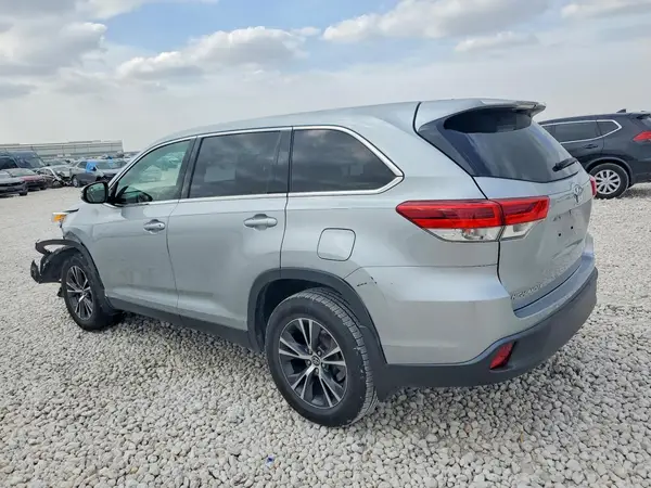 5TDZARFH7KS045524 2019 TOYOTA HIGHLANDER - Image 2
