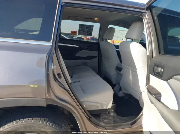 5TDZARFH7KS050707 2019 TOYOTA HIGHLANDER - Image 8