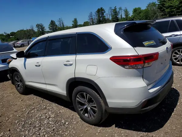 5TDZARFH7KS051548 2019 TOYOTA HIGHLANDER - Image 2