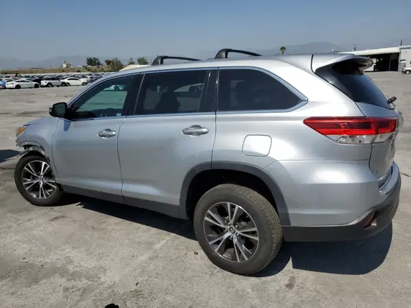 5TDZARFH7KS052411 2019 TOYOTA HIGHLANDER - Image 2