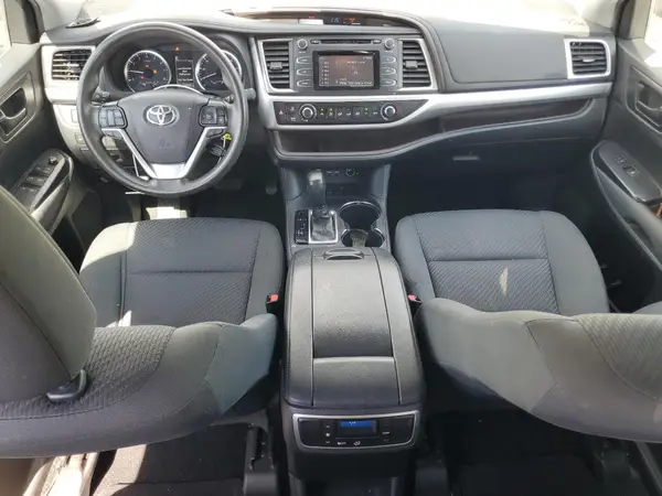 5TDZARFH7KS052411 2019 TOYOTA HIGHLANDER - Image 8