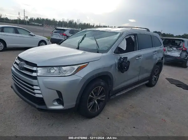 5TDZARFH7KS052716 2019 TOYOTA HIGHLANDER - Image 2