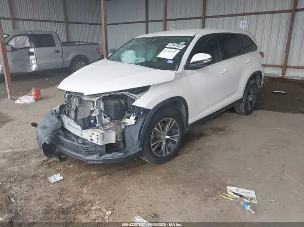 5TDZARFH7KS054496 2019 TOYOTA HIGHLANDER - Image 2