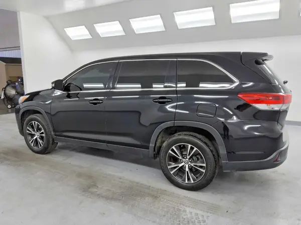5TDZARFH7KS056426 2019 TOYOTA HIGHLANDER - Image 2
